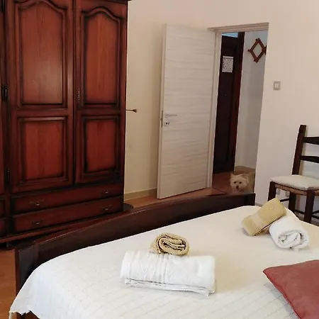 Apartman Flowered House With Garden *
