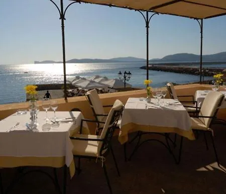 Flowered House With Garden Διαμέρισμα