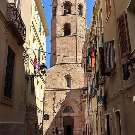 Flowered House With Garden *