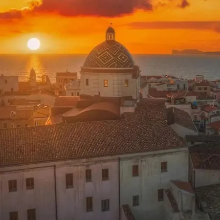 Flowered House With Garden Apartment *
