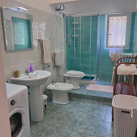 Apartment Flowered House With Garden