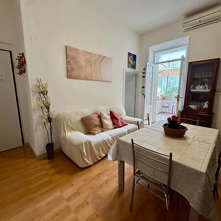 Apartman Flowered House With Garden Alghero