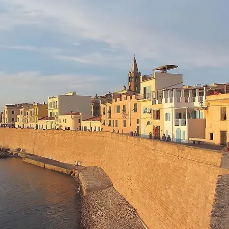 Flowered House With Garden Apartment *