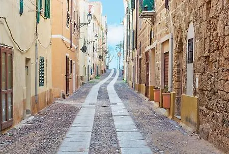 Flowered House With Garden アパート アルゲーロ