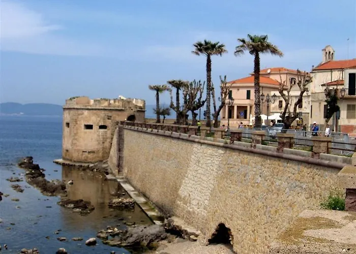 Daire Flowered House With Garden *