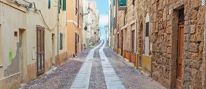 Flowered House With Garden Apartamento Alghero